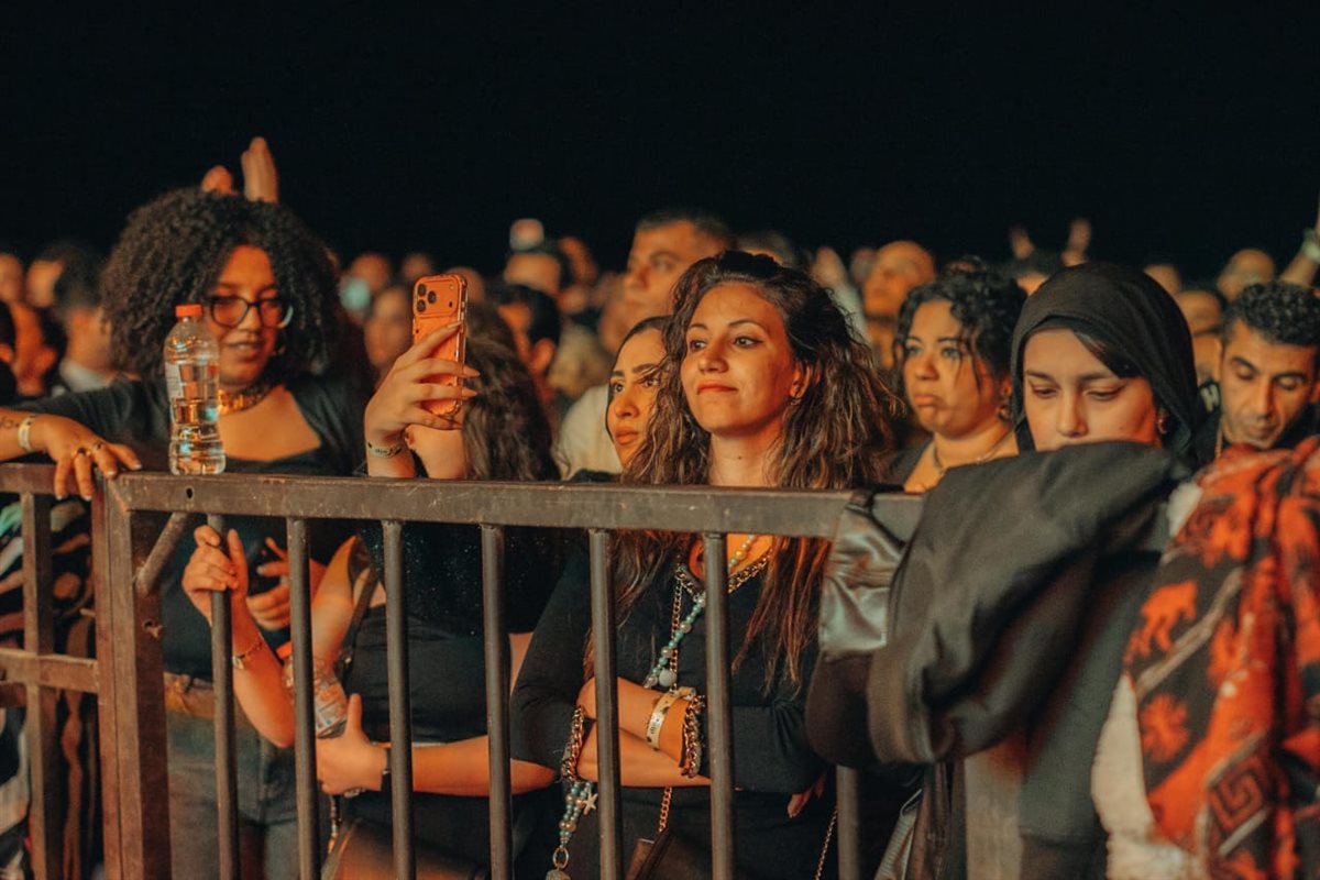 مسار إجباري يفتتحون مهرجان عيد الحب في نويبع بحضور جماهيري من مختلف الجنسيات