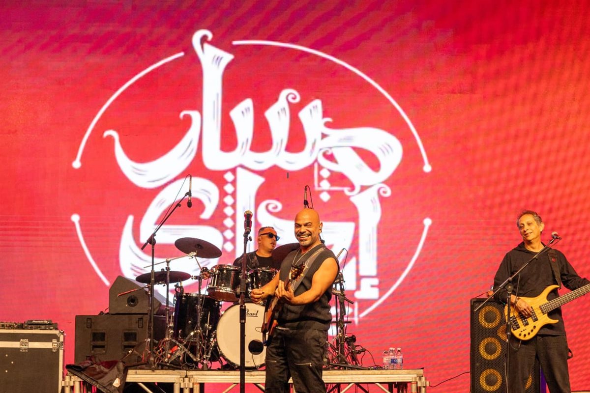 مسار إجباري يفتتحون مهرجان عيد الحب في نويبع بحضور جماهيري من مختلف الجنسيات