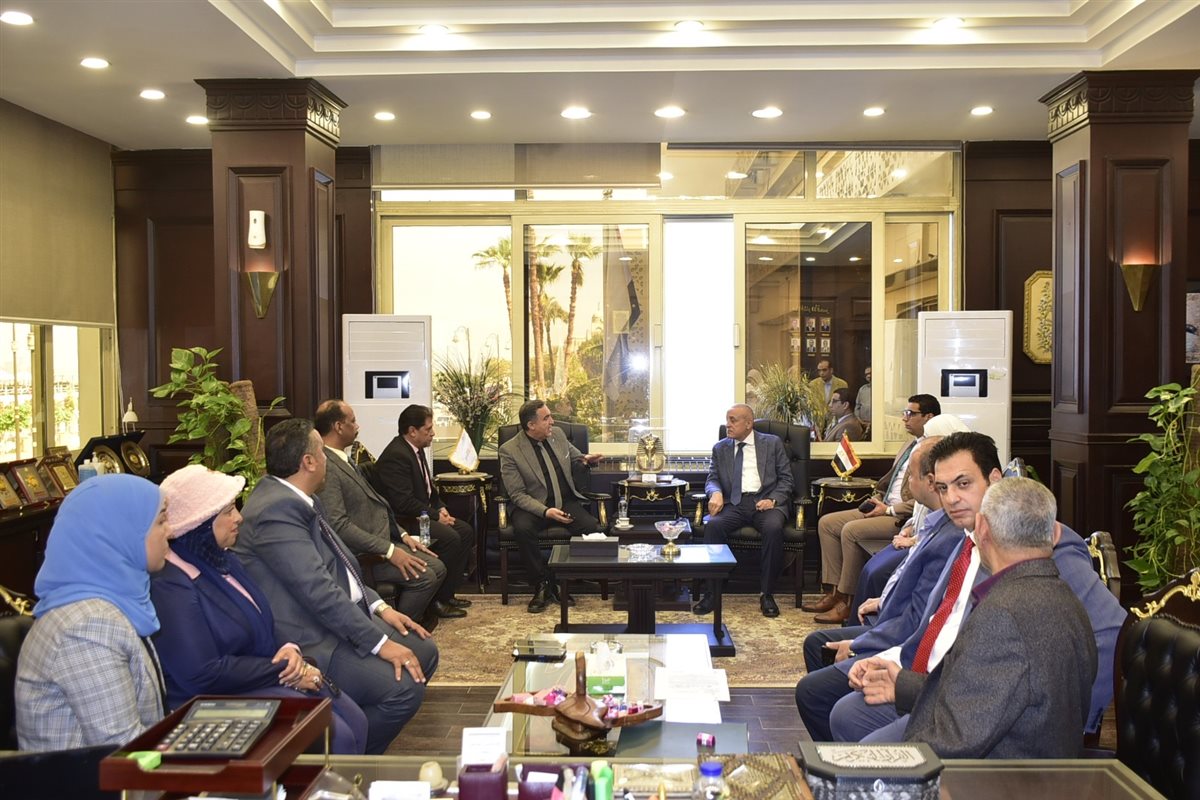 إجتماع محافظ الأقصر&nbsp;