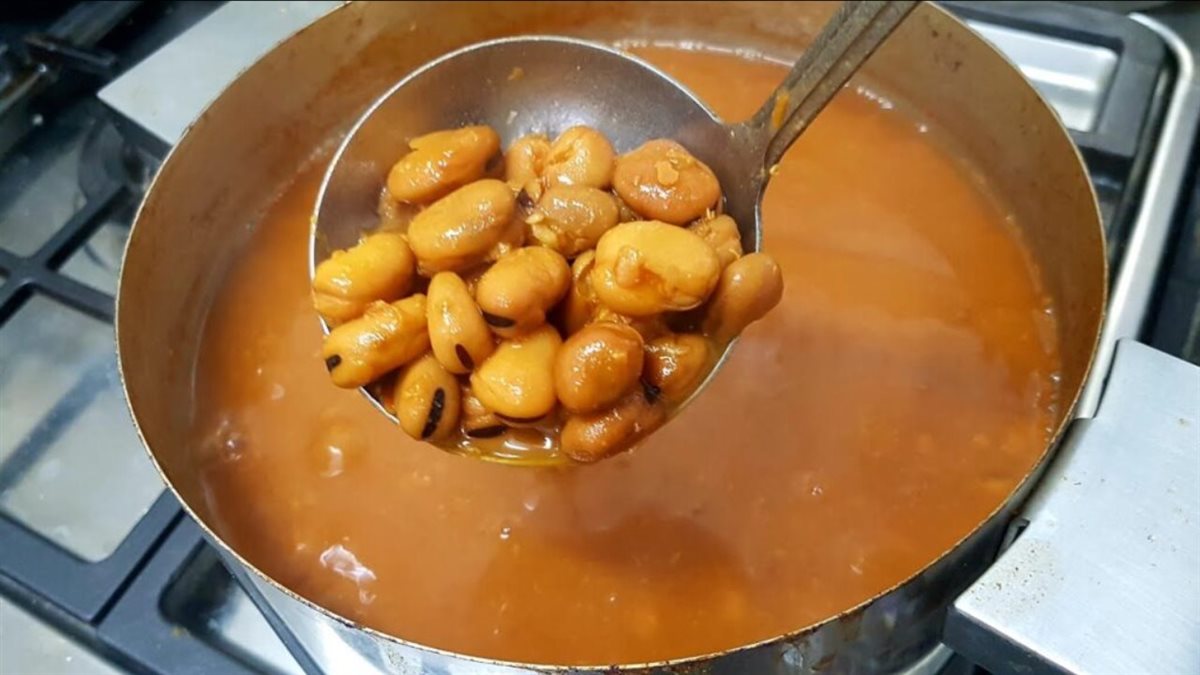 طريقة عمل الفول المدمس في الحلة