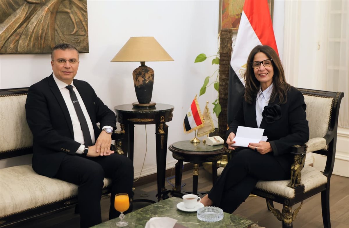 جيهان زكي والإعلامي عمرو الليثي يبحثان سبل التعاون المشترك بين وزارة الثقافة واتحاد دول منظمة التعاون الإسلامي