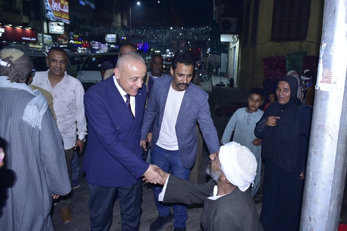محافظ الأقصر يتوقف لمسن قعيد&nbsp;