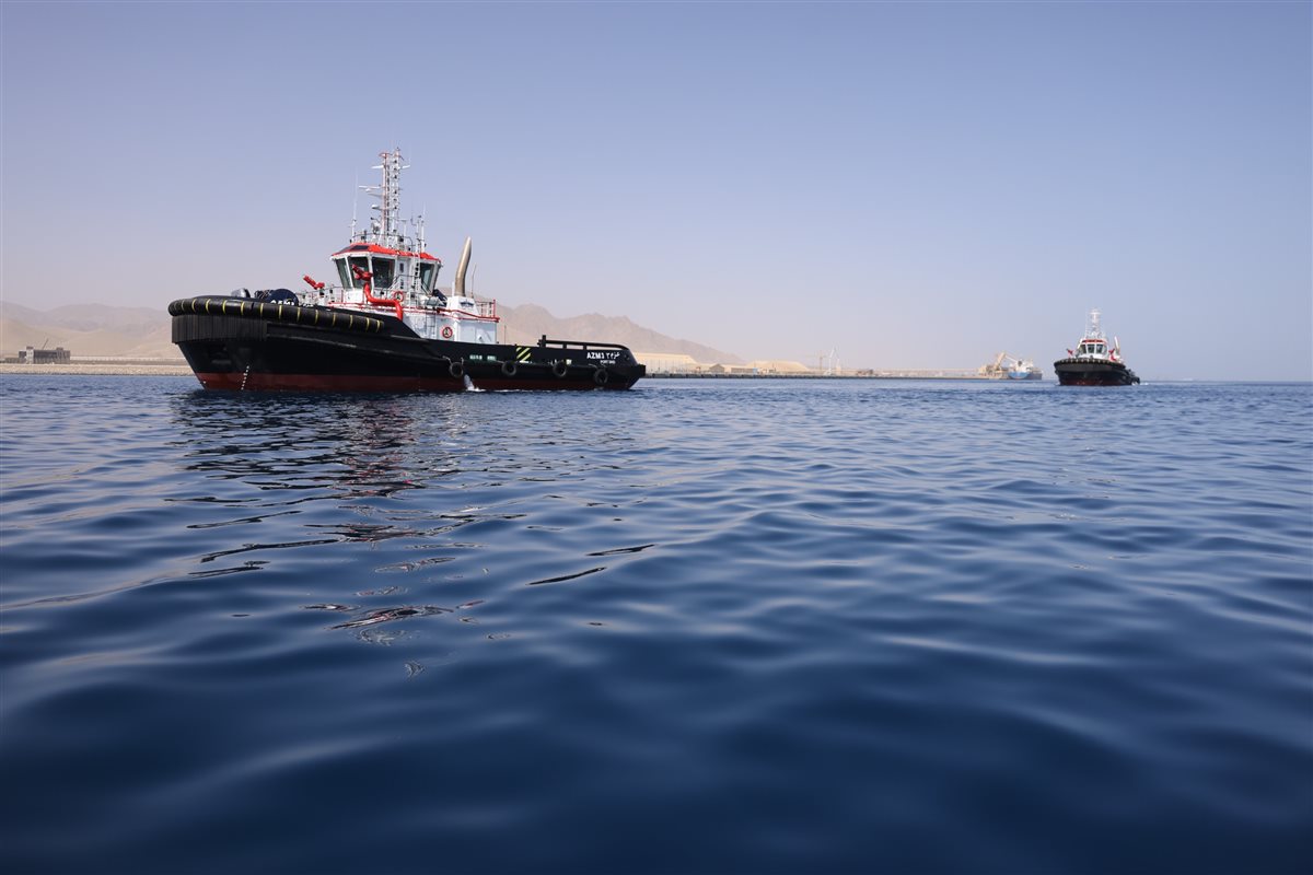 القاطرة البحرية عزم 3