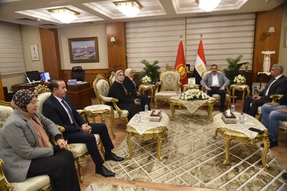 لقاء محافظ بورسعيد الأول بـ رؤساء الأحياء 