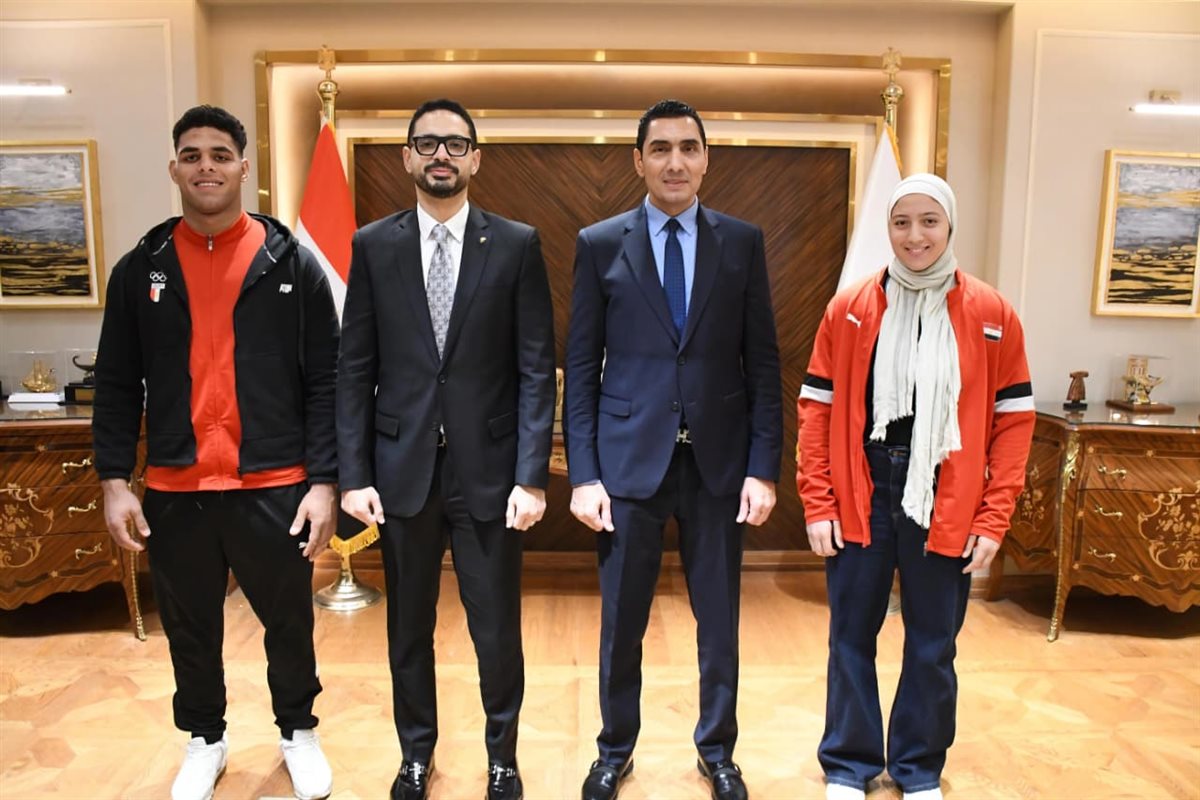 وزير الشباب والرياضة يكرم صفا سليمان وعمر الرملي
