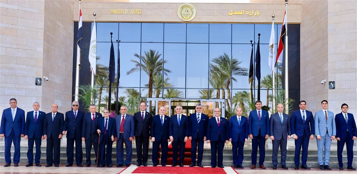 رئيس هيئة النيابة الإدارية يهنئ وزير العدل بمنصبه الجديد&nbsp;