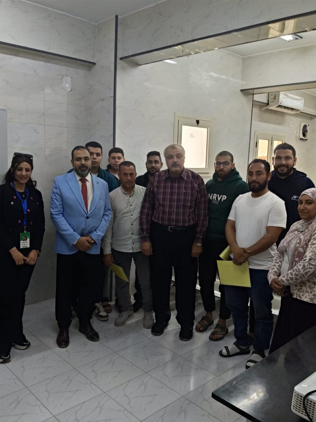 1000463945