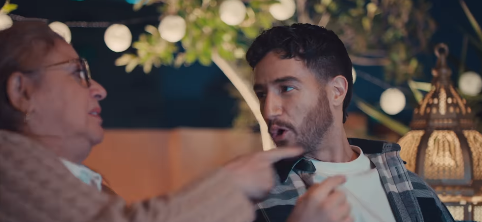 انا لو هختار هختارك انت.. أحمد مالك وياسمينا العبد وحنان سليمان يشاركون في إعلان we