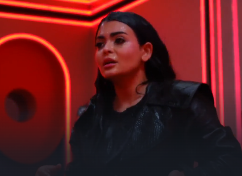<strong>بكاء أسماء جلال وانفعالها في أولى حلقات رامز ليفل الوحش مع رامز جلال</strong>