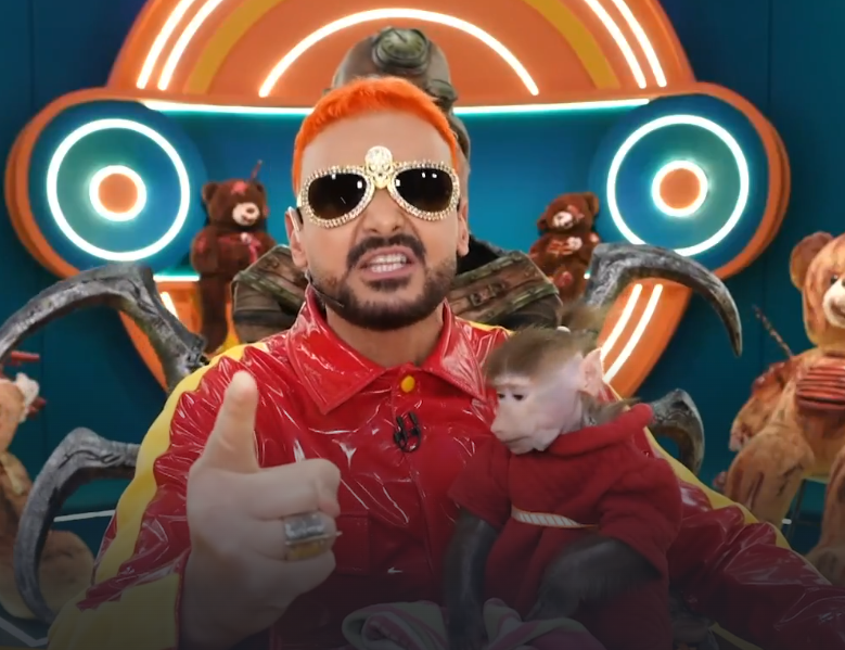 <strong>بكاء أسماء جلال وانفعالها في أولى حلقات رامز ليفل الوحش مع رامز جلال</strong>