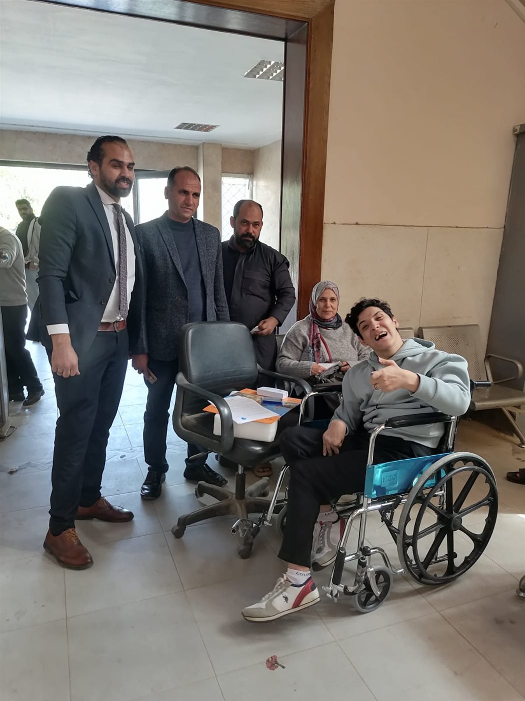 تسليم شباب من ذوي الهمم عقود عمل