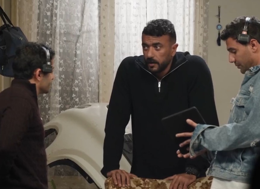 <strong>أحمد العوضي يكسر كاميرا وينفعل في برنامج تميم يونس</strong>