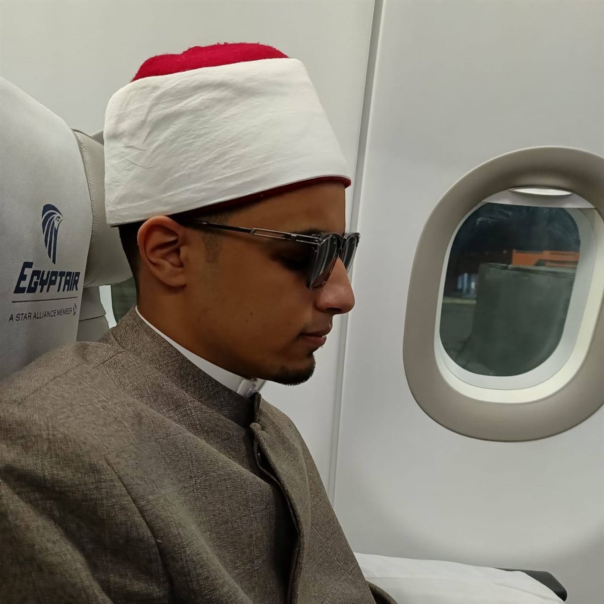 نجم دولة التلاوة.. القارئ الشيخ محمد أحمد حسن يسافر إلى الإمارات لإحياء ليالي رمضان بصلاة التراويح