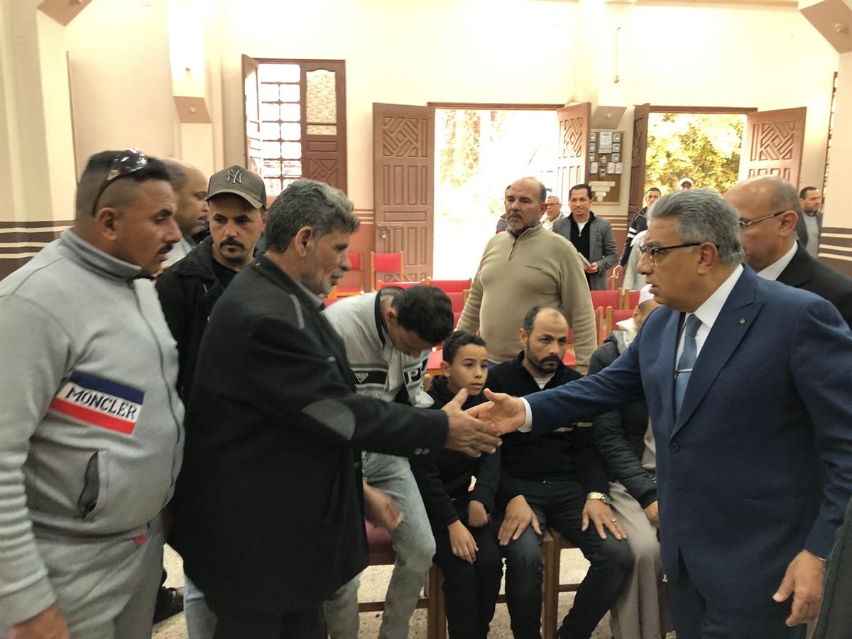محافظ الدقهلية يعزي أسر ضحايا حادث تصادم محور 30 يونيو بالمطرية