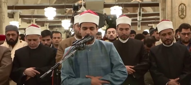 لم يتجاوز الـ18 عامًا.. الأزهر يقدِّم الطالب محمد رضا لإمامة المصلين بالجامع الأزهر بحضور قيادات الأزهر وكبار علمائه<br>&nbsp;