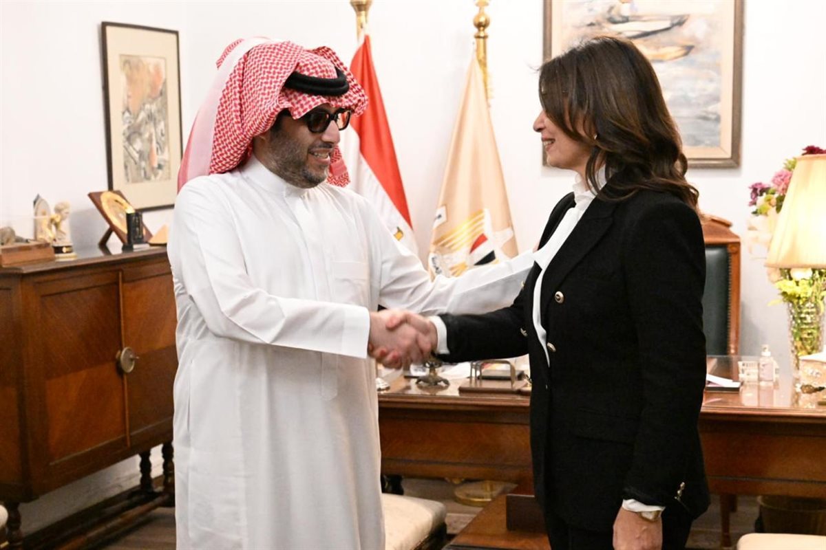 اللقاء