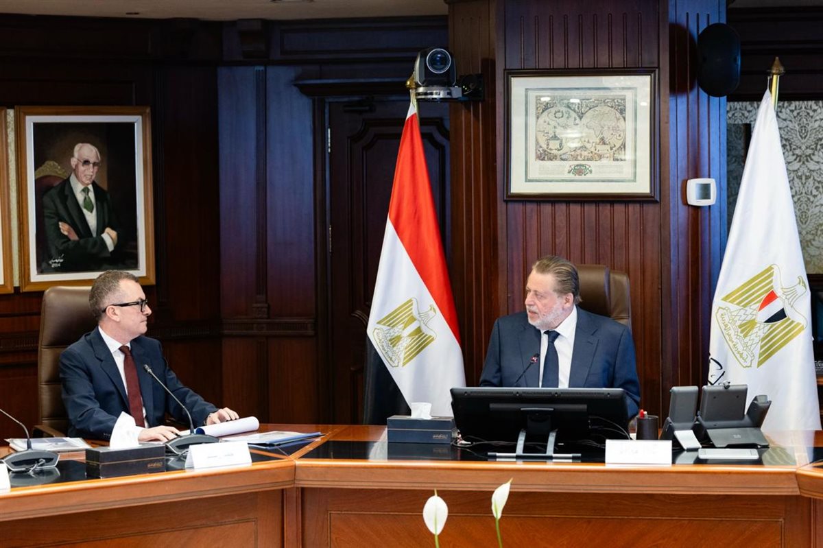 محافظ المركزي مع وزير التخطيط