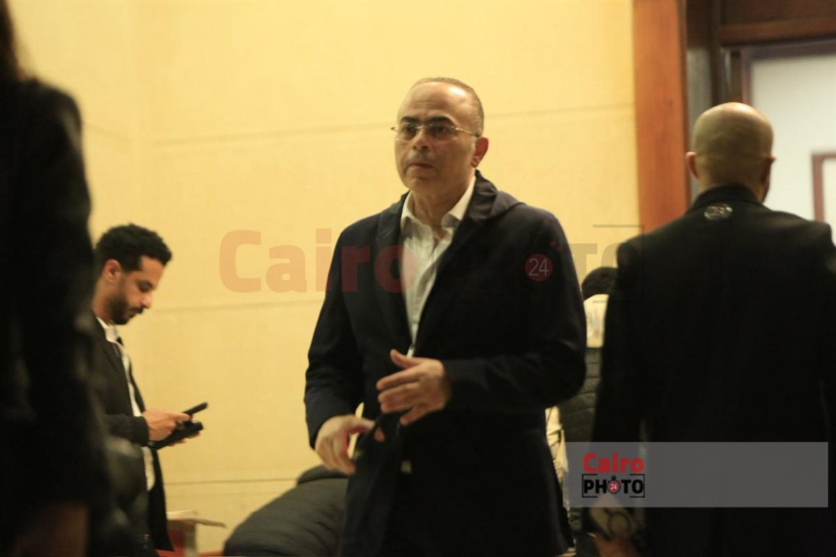 &nbsp;نجوم وشخصيات عامة يقدمون واجب العزاء في رحيل شقيق زينة
