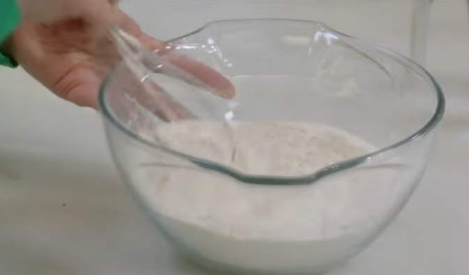 طريقة عمل الزلابية بالصور خطوة بخطوة