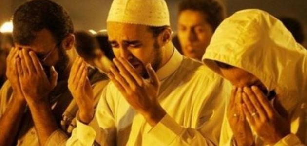 هل صلاة التهجد واجبة