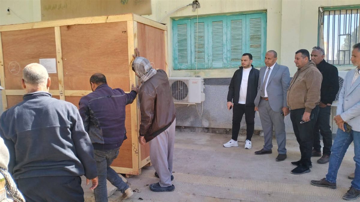 جانب من وصول جهاز الاشعة المقطعية