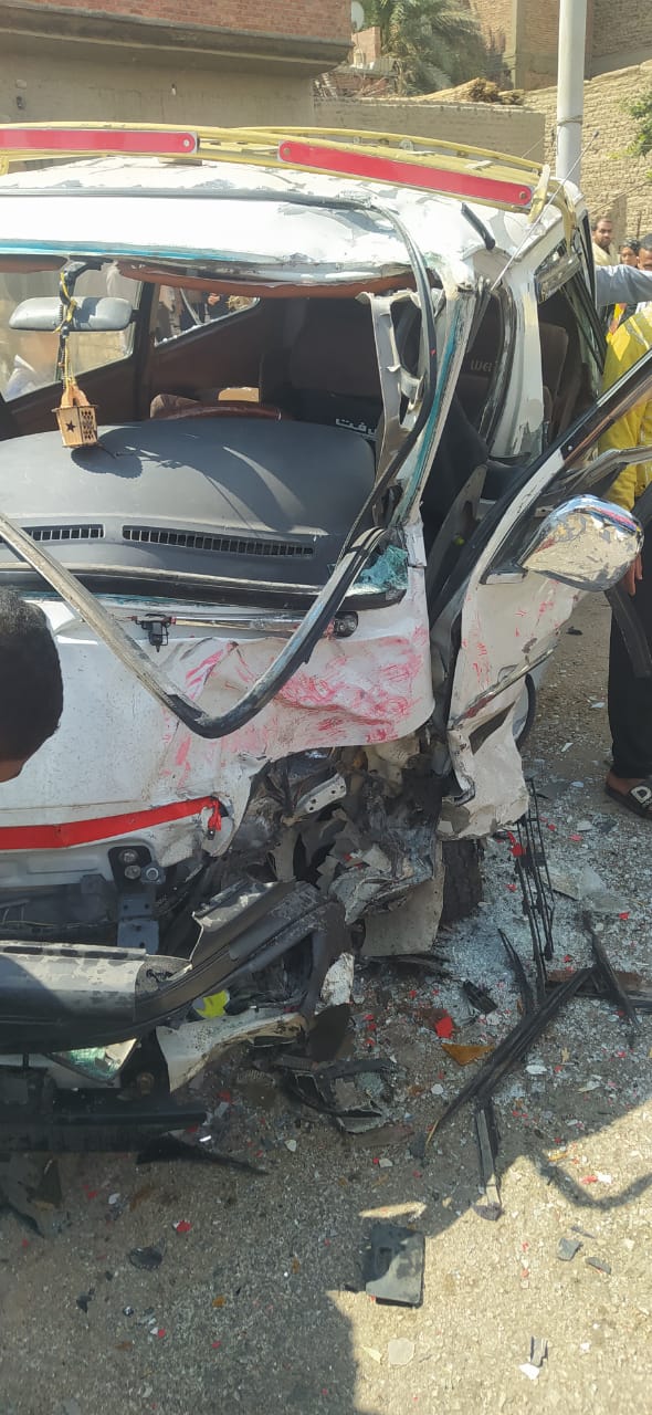 حادث تصادم سيارتين في أسيوط