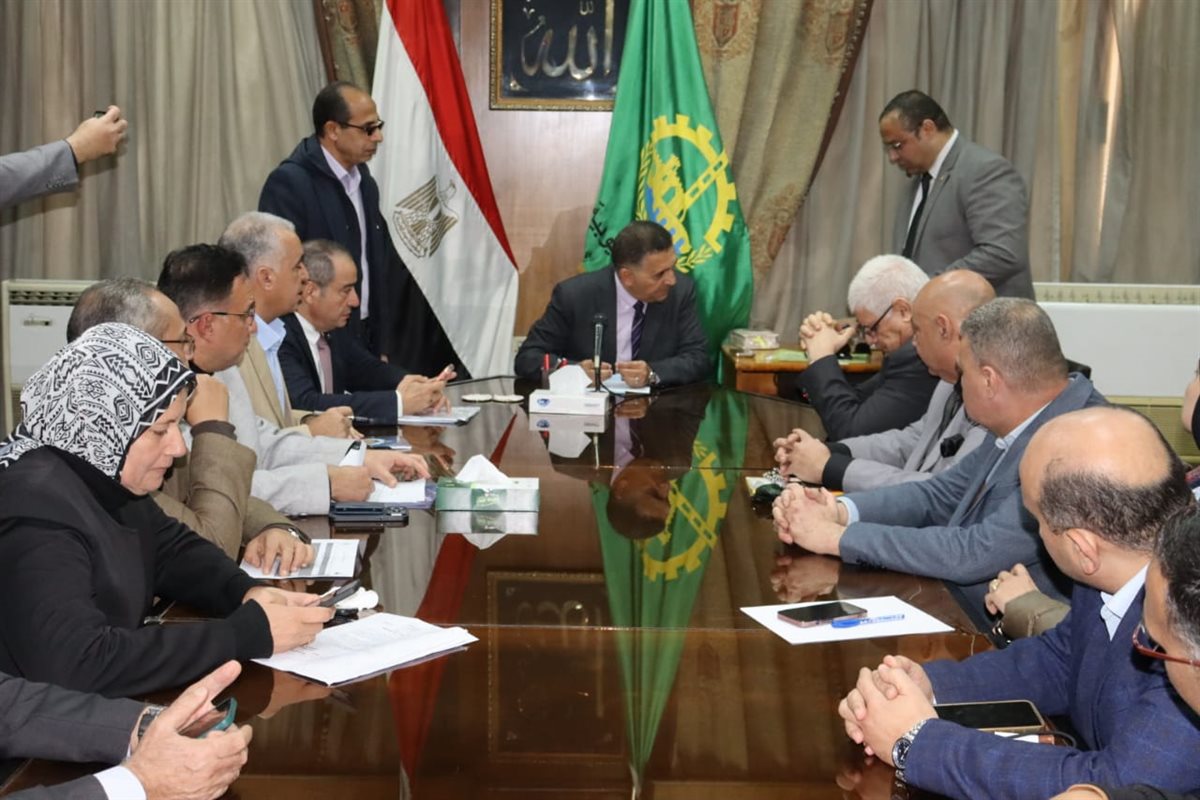 لقاء محافظ القليوبية بالمواطنين في شبرا الخيمة