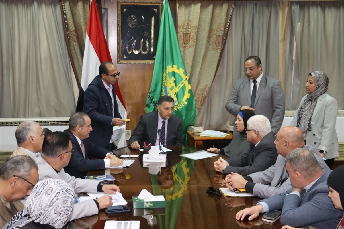 لقاء محافظ القليوبية بالمواطنين في شبرا الخيمة