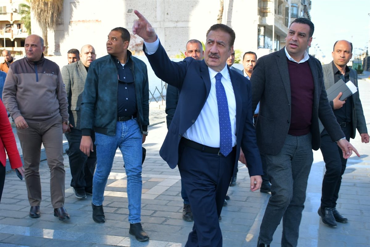 محافظ بورسعيد يتفقد الفنار 