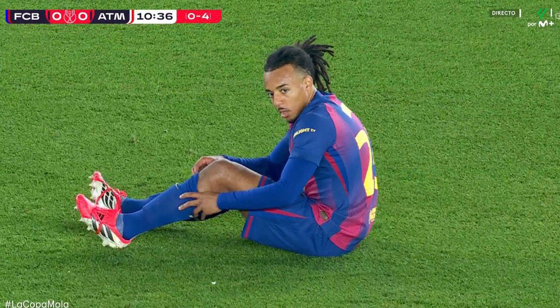 بالدقيقة 13.. إصابة كوندي في مباراة برشلونة وأتلتيكو في نصف نهائي كأس ملك إسبانيا