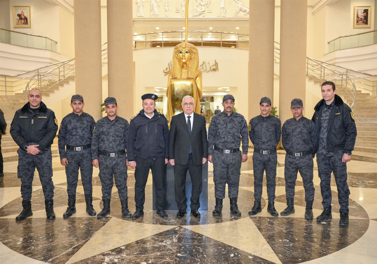 <strong>النائب العام يشارك موظفي السكرتارية وأفراد الحراسة مأدبة إفطار شهر رمضان المبارك&nbsp;</strong>