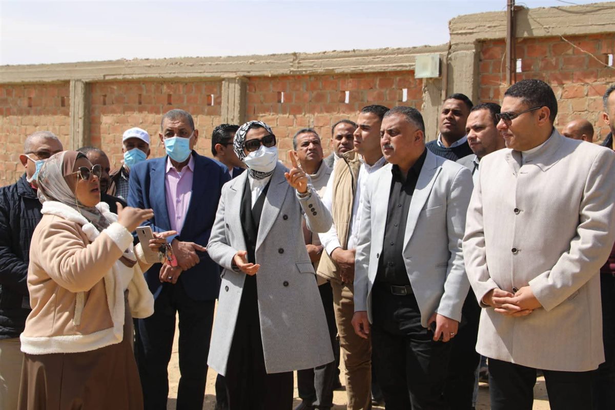جانب من جولة محافظ الوادى الجديد
