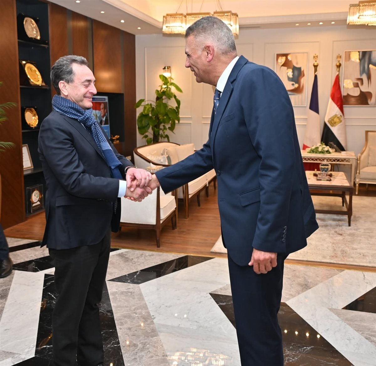 محافظ جنوب سيناء يستقبل السفير الفرنسي 