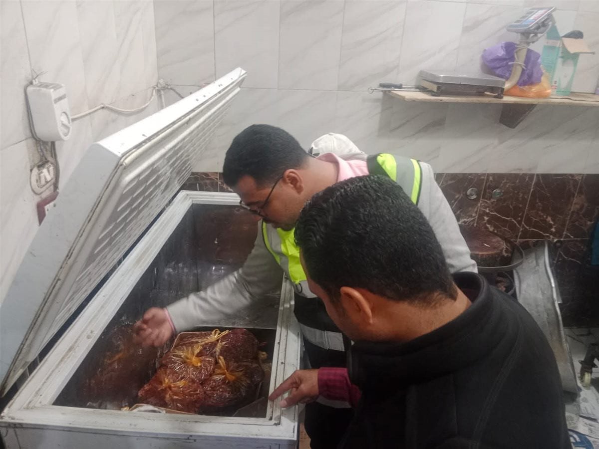 ضبط كبدة فاسدة داخل أحد مطاعم نجع حمادي&nbsp;