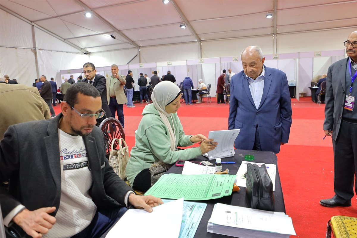 <strong>نقيب المهندسين يدلي بصوته في انتخابات النقابة</strong>