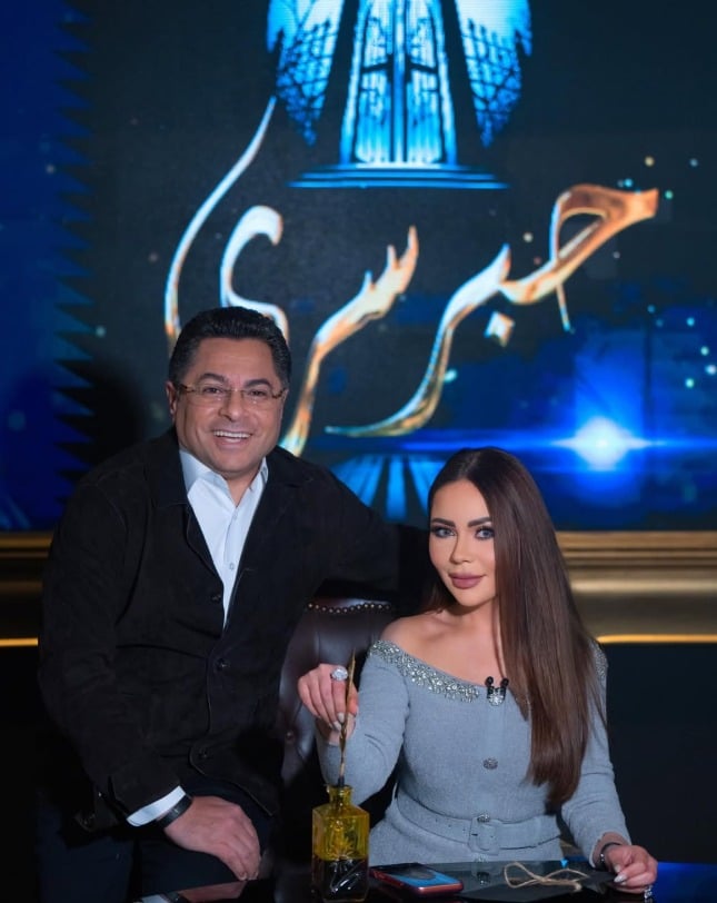 أسما إبراهيم تروج لـ حلقاتها مع خالد أبو بكر: مسكني الحبر السري
