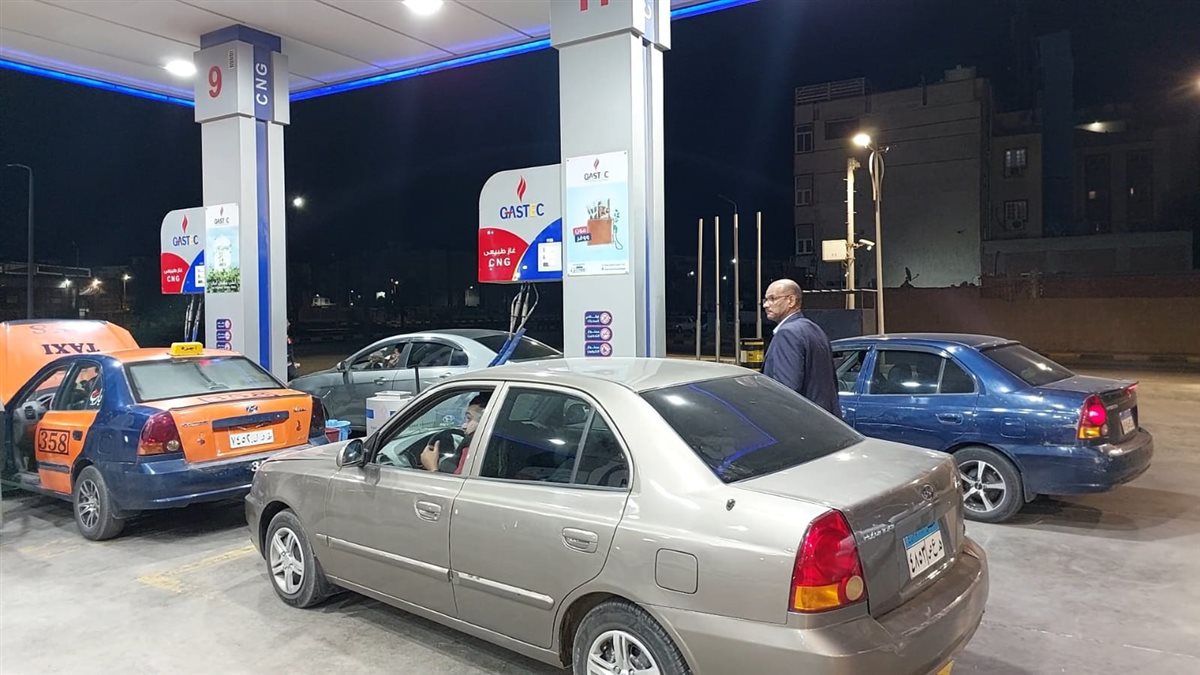 تفقد محطات الوقود بالغردقة 