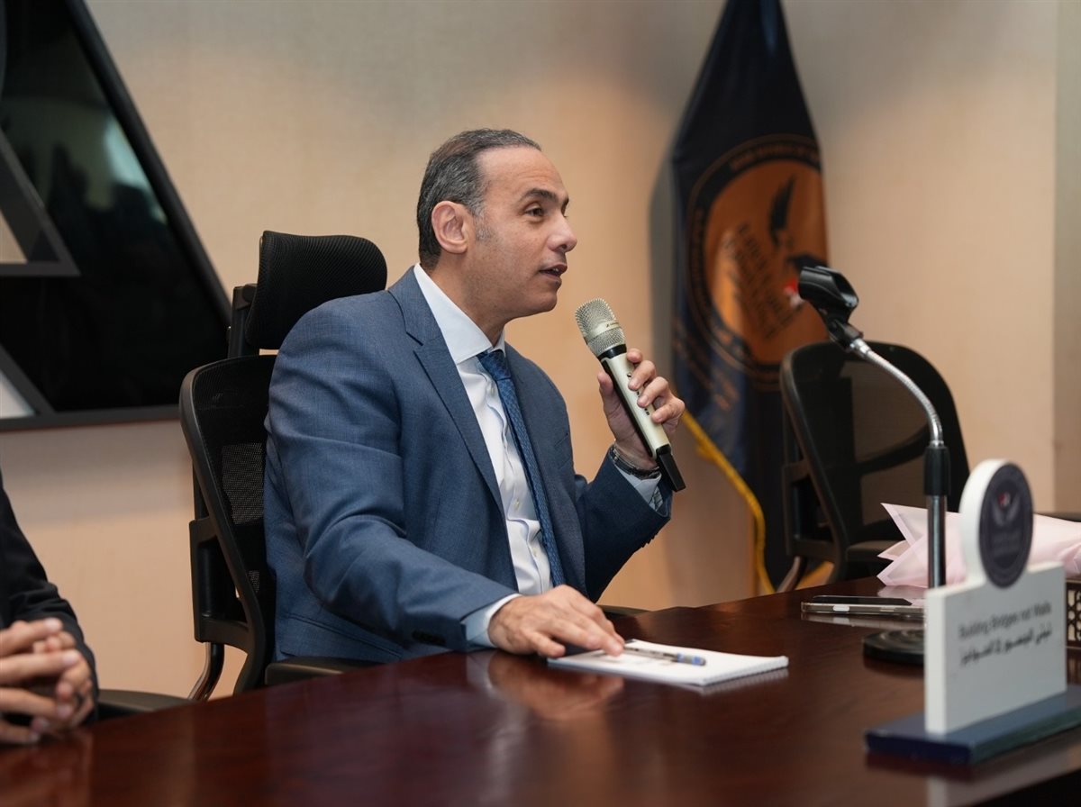 الدكتور إسلام عزام&nbsp;