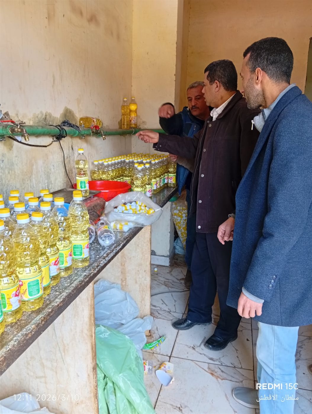 ضبط مصنع غير مرخص لتعبئة زيت الطعام في المنوفية&nbsp;