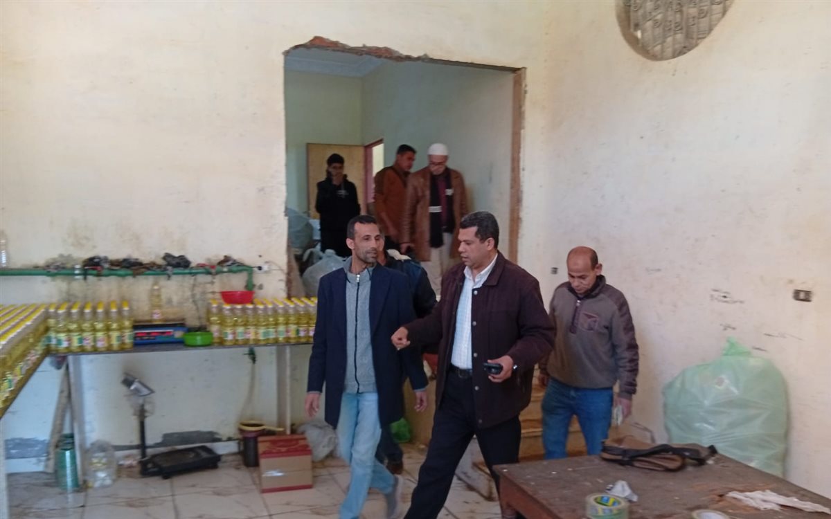 ضبط مصنع غير مرخص لتعبئة زيت الطعام في المنوفية&nbsp;