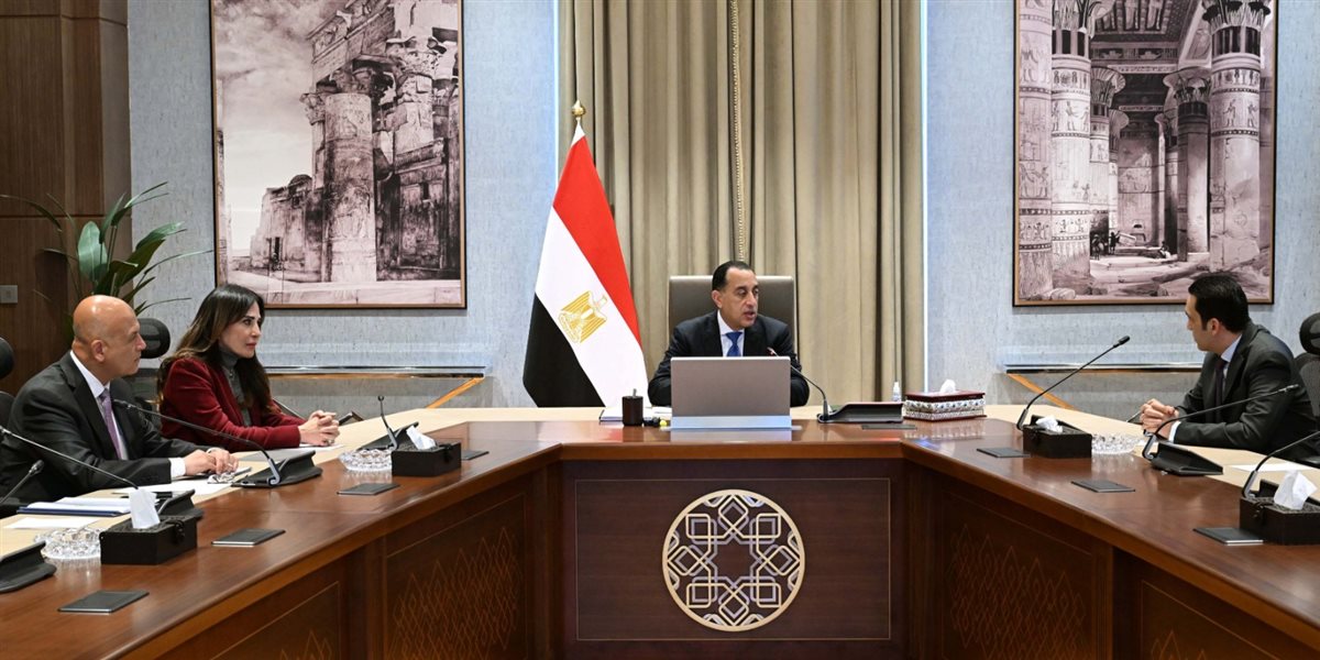 &nbsp; رئيس الوزراء يتابع الموقف التنفيذي لمشروعات شركة 
