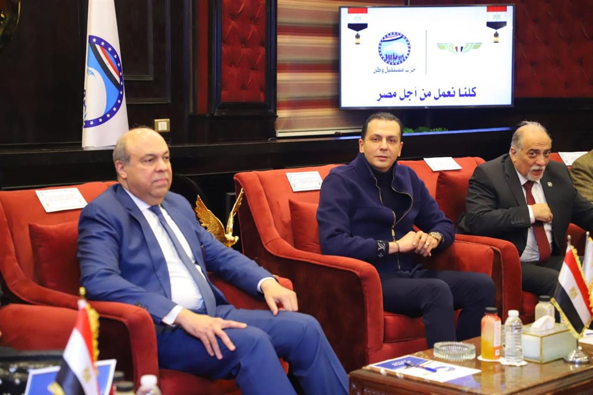 وزير الطيران في ضيافة مستقبل وطن: تطوير مصر للطيران ورفع كفاءة المطارات على رأس الأولويات