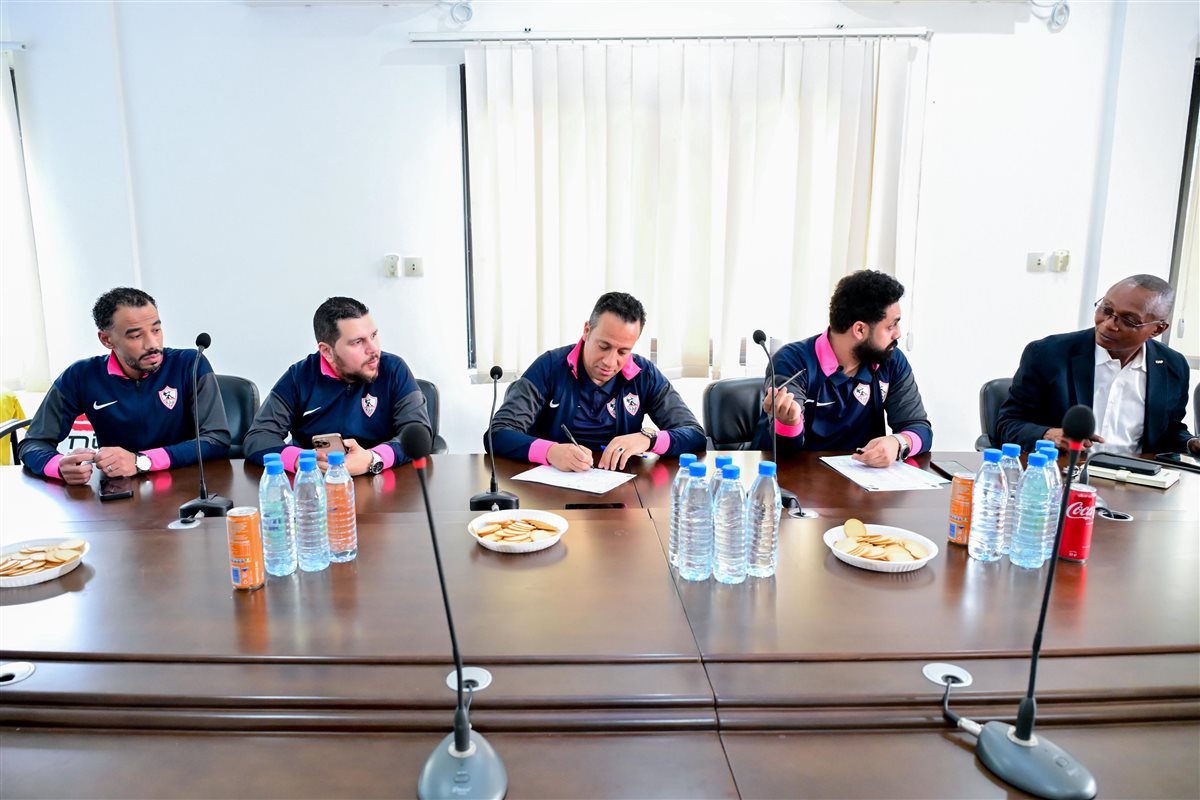 <strong>الاجتماع الفني لمباراة الزمالك وأوتوهو</strong>