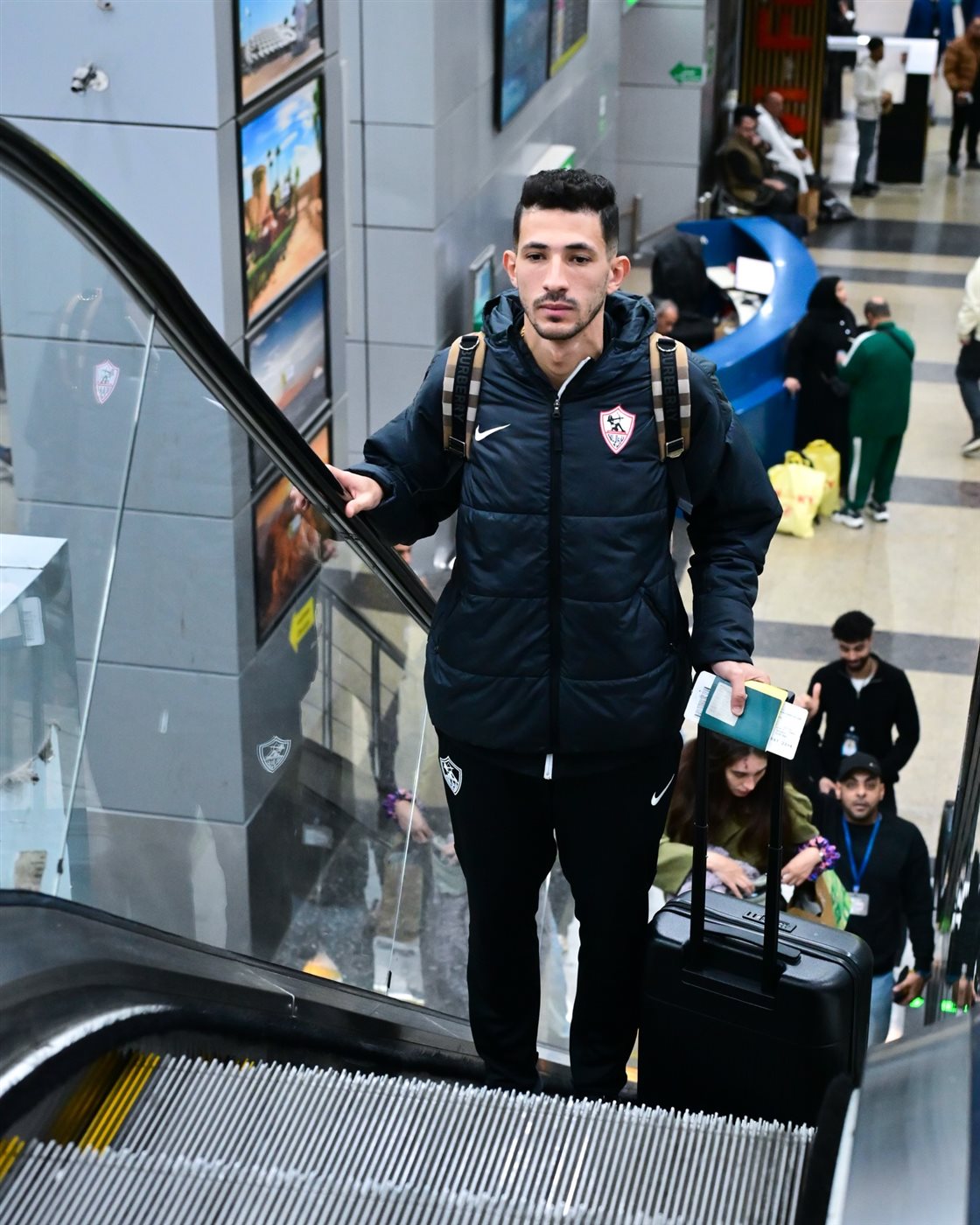 بعثة الزمالك في مطار القاهرة قبل السفر إلى الكونغو لمواجهة أوتوهو بالكونفدرالية