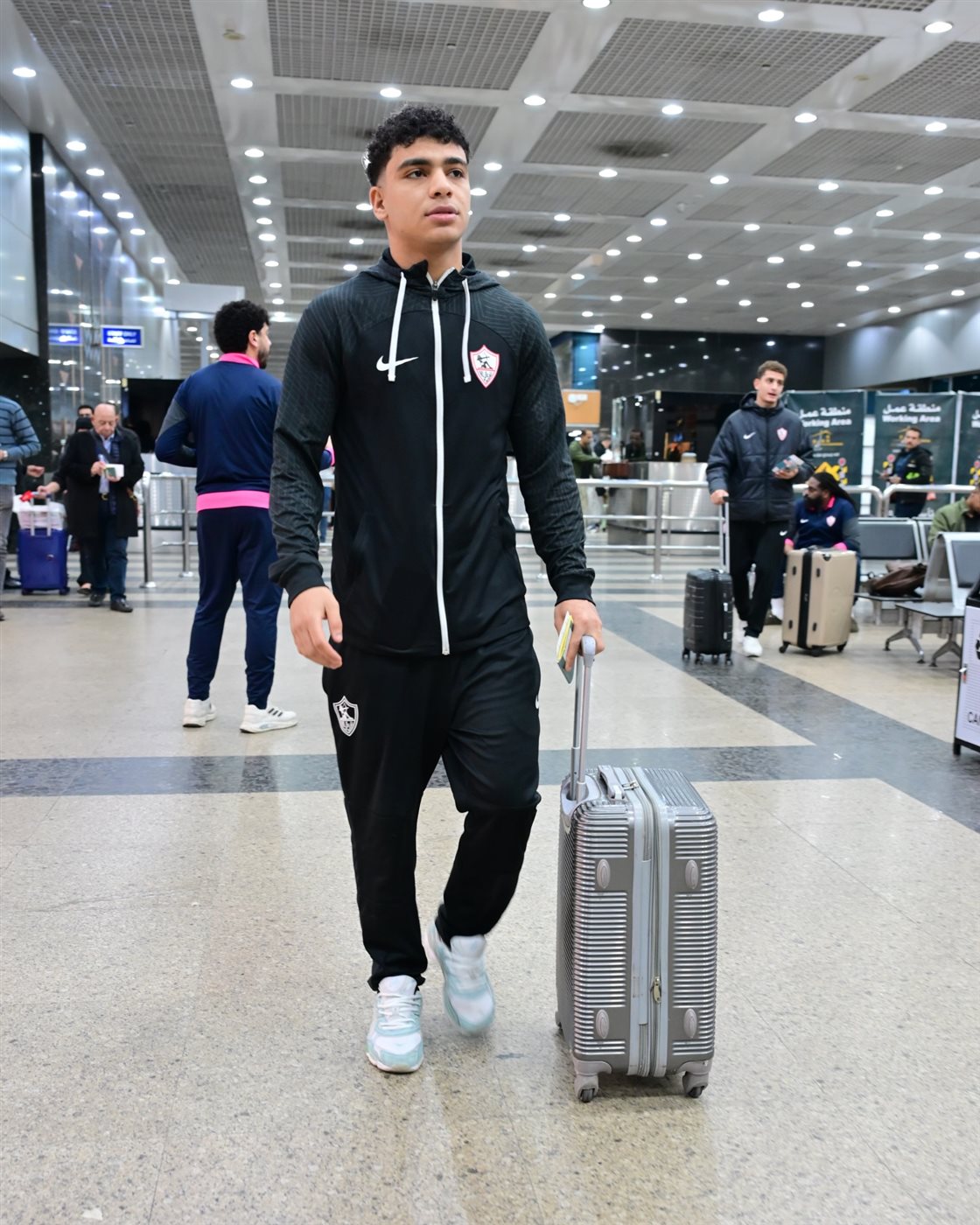 بعثة الزمالك في مطار القاهرة قبل السفر إلى الكونغو لمواجهة أوتوهو بالكونفدرالية