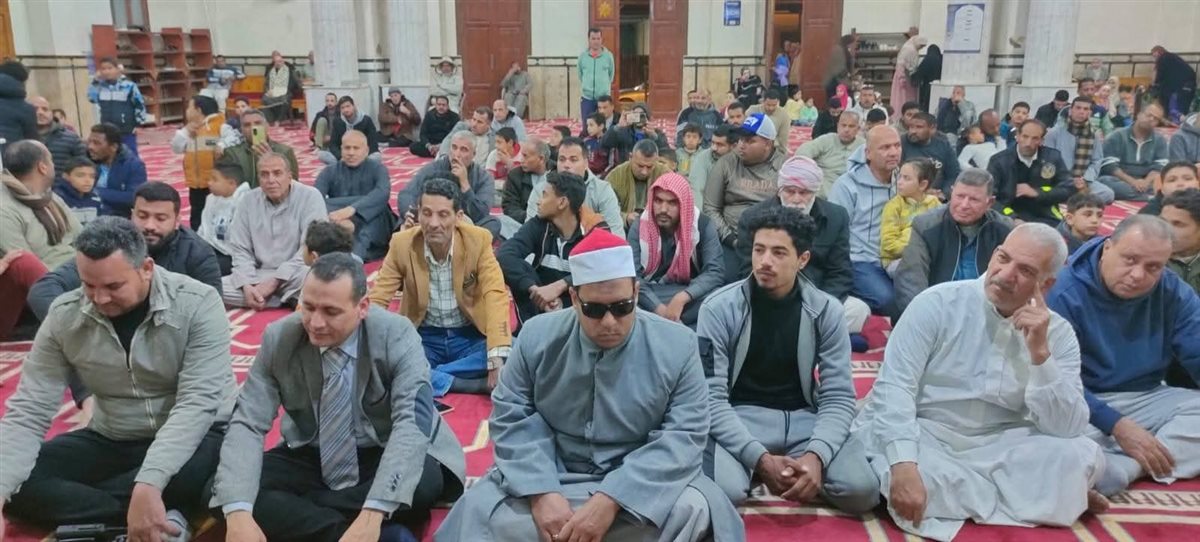 إقبال المصلين لصلاتي العشاء والتراويح 