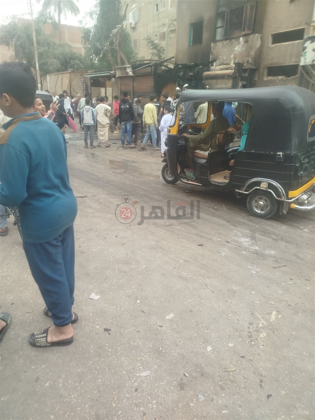 نشوب حريق في مطعم ومحل تجاري