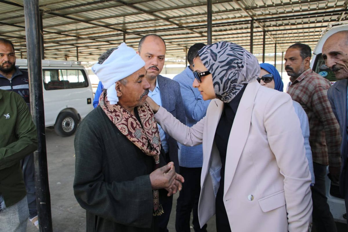 جانب من جولة محافظ الوادي الجديد