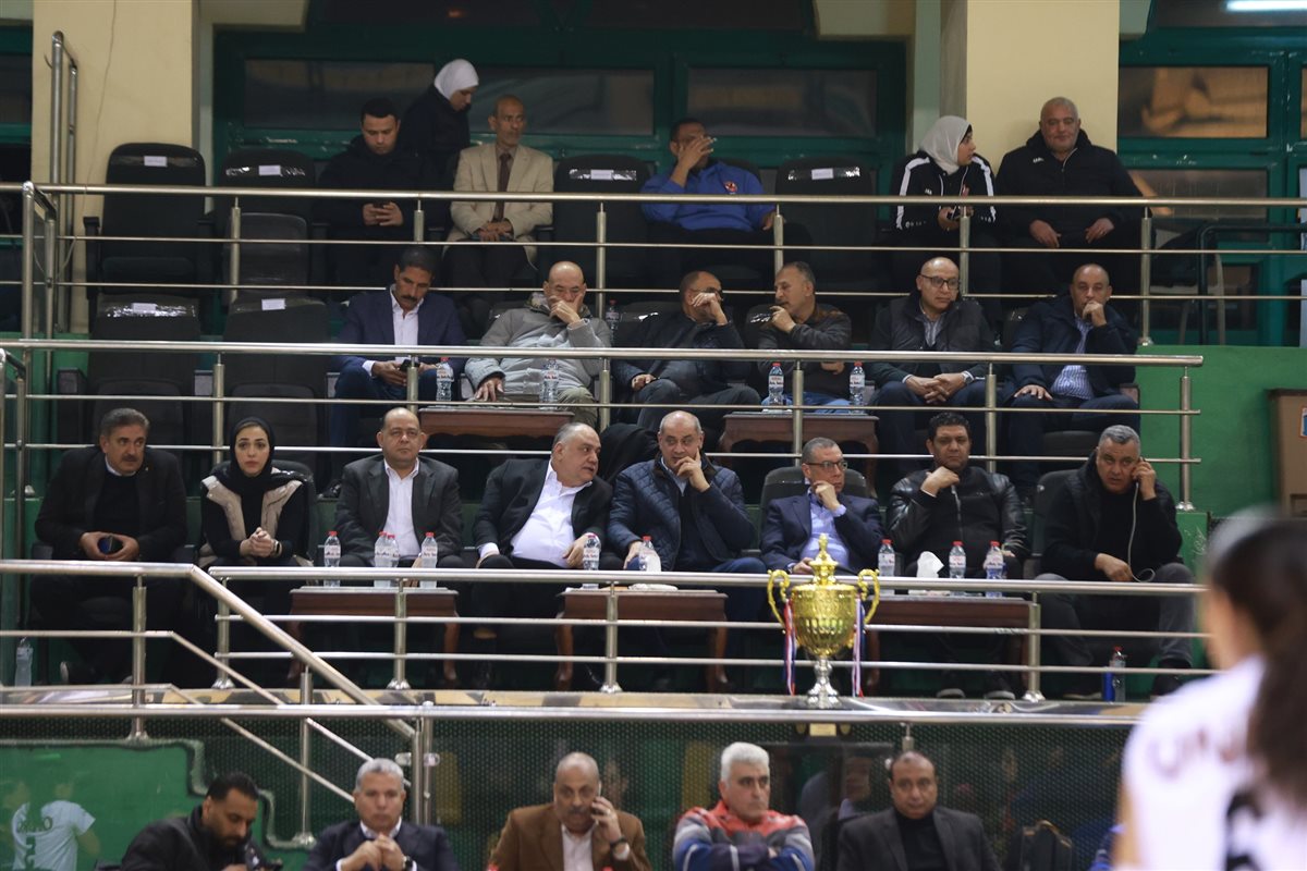<strong>الأهلي يفوز على الزمالك ويتوج بطلا لكأس مصر للكرة الطائرة سيدات</strong>