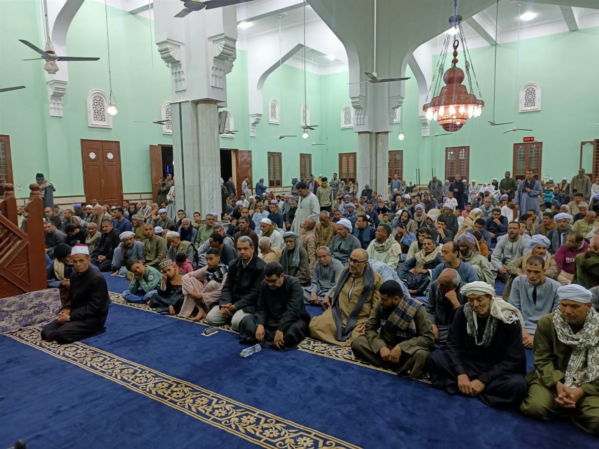 احتفالية كبرى بليلة القدر في ساحة الشيخ الطيب بالقرنة&nbsp;